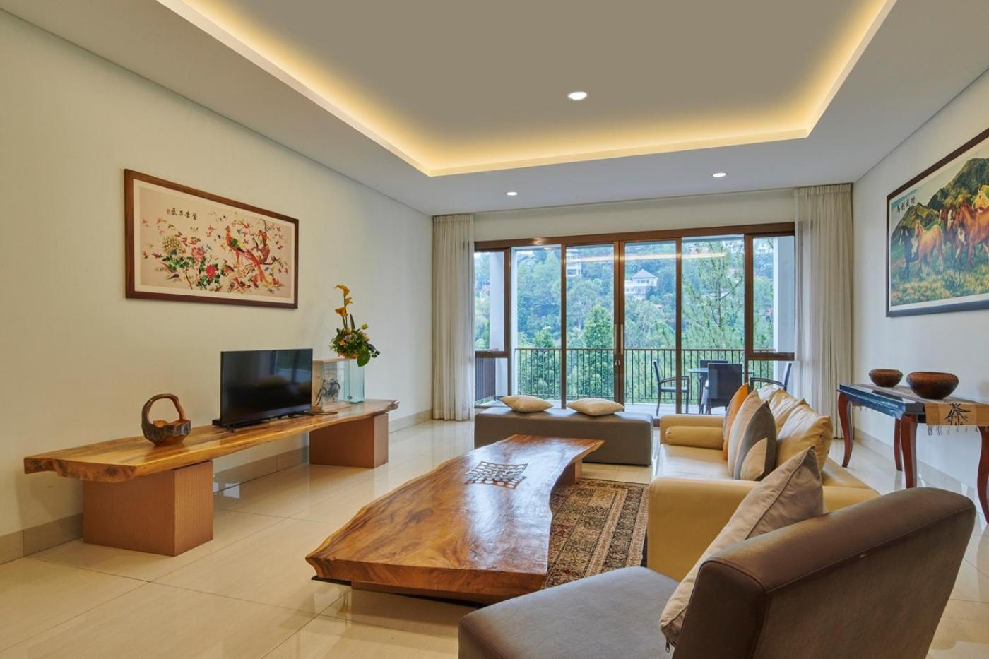 Narwastu Hill View Villa 6 Bedrooms With A Private Swimming Pool Bandung Kültér fotó