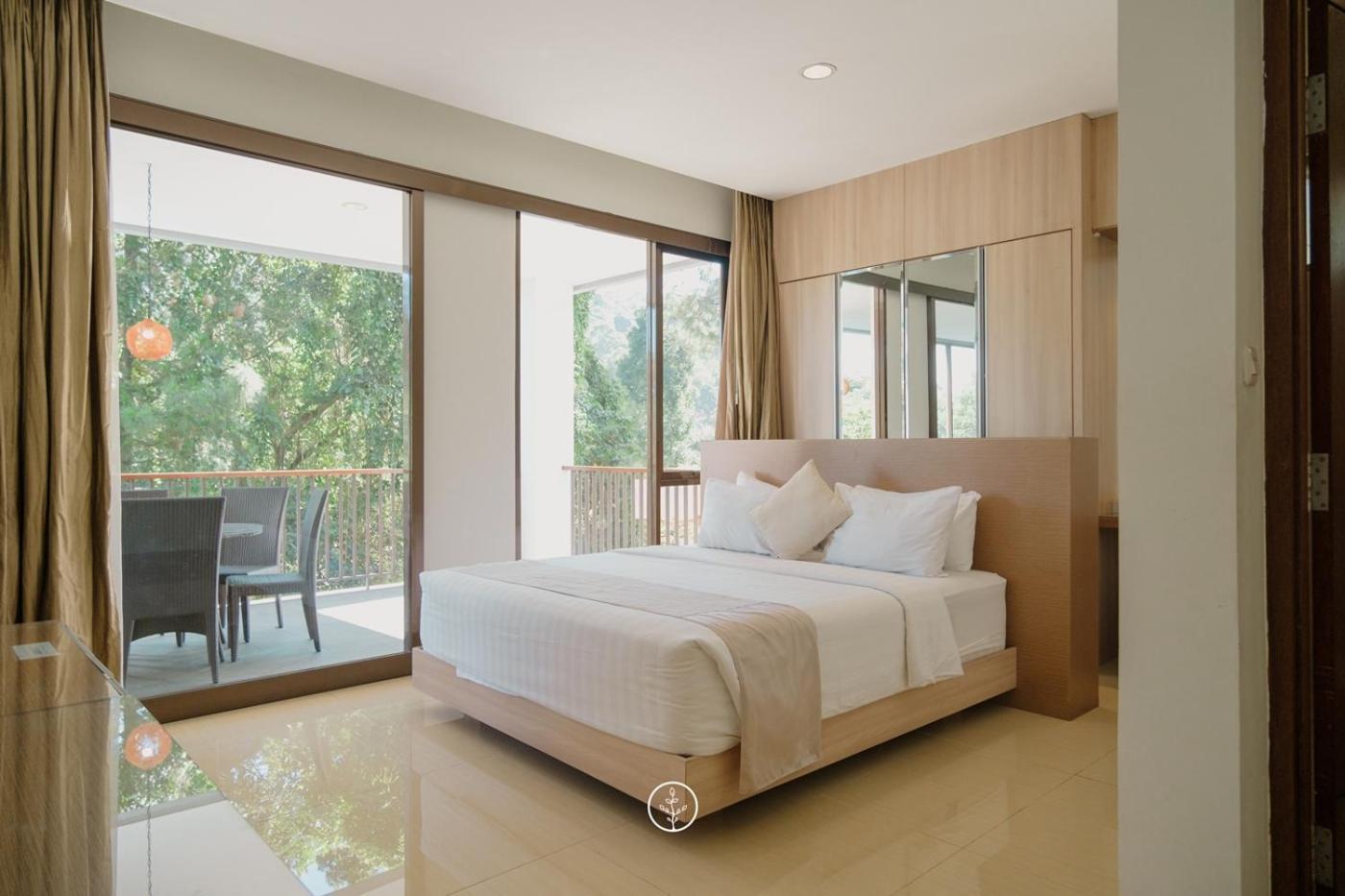 Narwastu Hill View Villa 6 Bedrooms With A Private Swimming Pool Bandung Kültér fotó