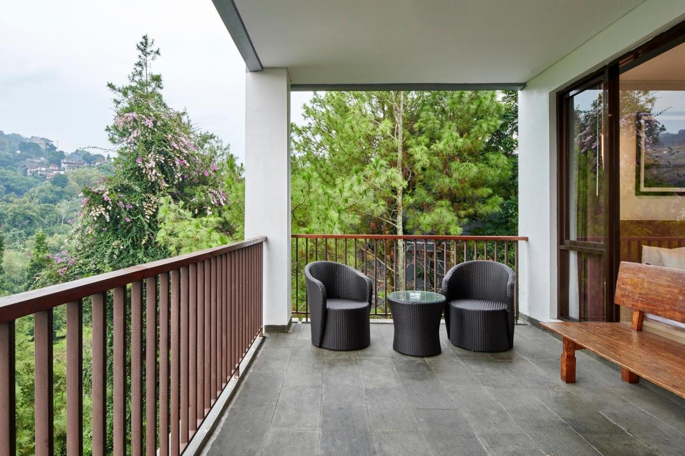 Narwastu Hill View Villa 6 Bedrooms With A Private Swimming Pool Bandung Kültér fotó
