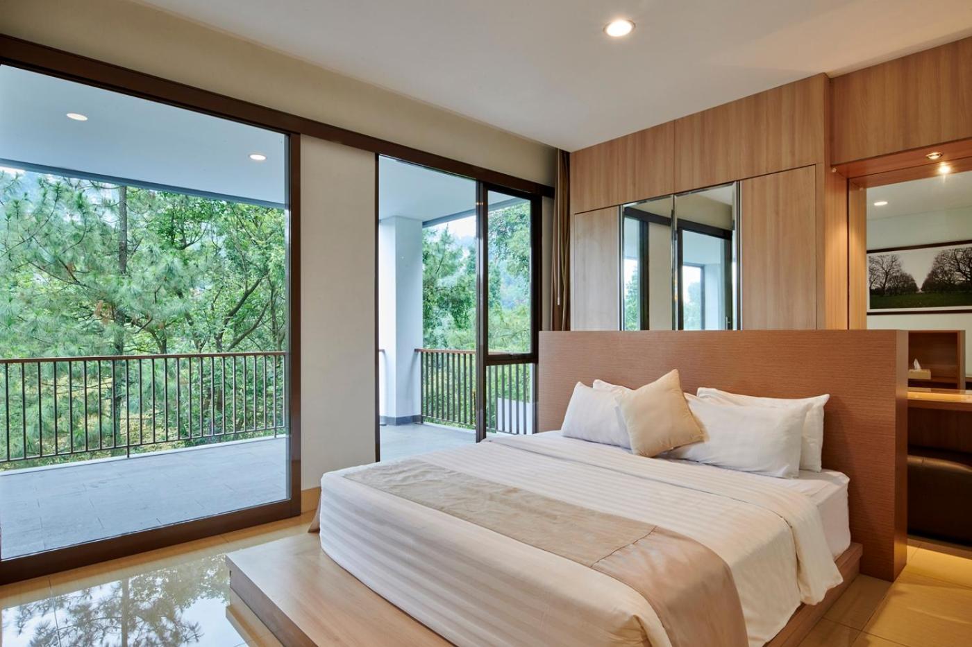 Narwastu Hill View Villa 6 Bedrooms With A Private Swimming Pool Bandung Kültér fotó